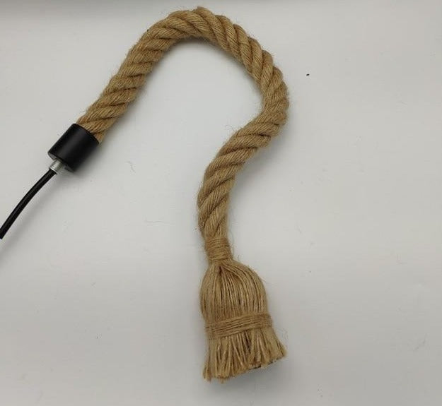 Pendelleuchte aus Korbgeflecht