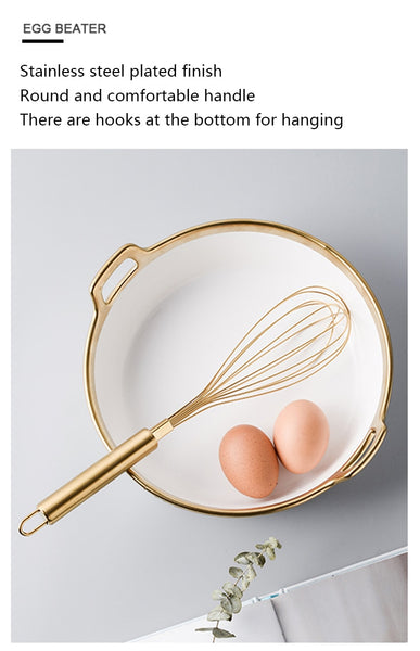 Luxuriöse goldene Küchenutensilien