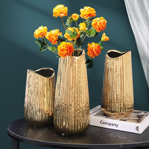 Goldene Keramikvase